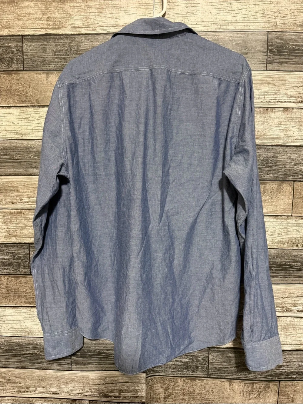 J. Crew Lightweight Chambray Button Down Shirt Men’s Size L Blue 100% Cotton